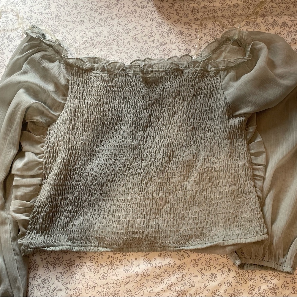 Elegant Off-Shoulder Ruched Top - Picture 2 of 2
